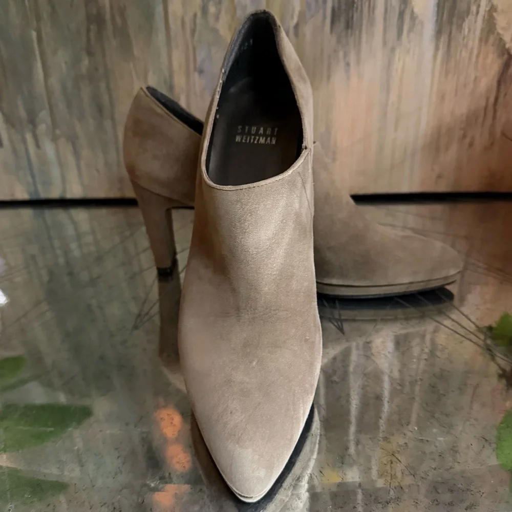 Stuart Weitzman Suede Booties – Taupe – Size 7 – NWOT